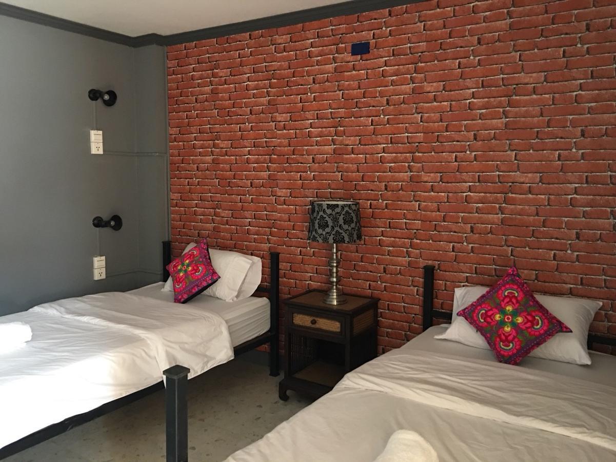 Baanlansa Bed&Bar Hotel Chiang Mai Exterior foto